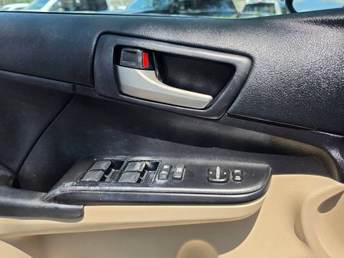 Used 2012 Toyota Camry FWD image 22