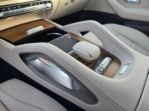 Certified 2025 Mercedes-Benz GLS 450 4MATIC image 11