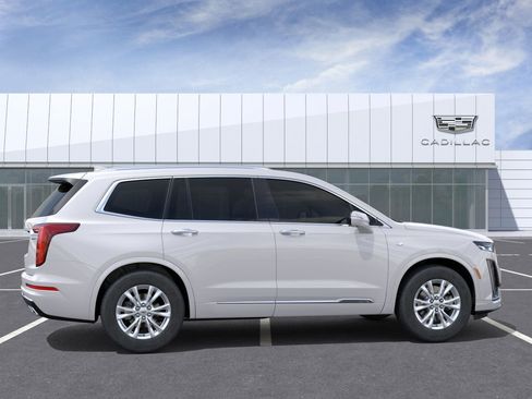 New 2025 Cadillac XT6 Luxury image 6