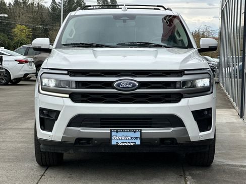 Used 2022 Ford Expedition XLT w/ Equipment Group 202A image 8