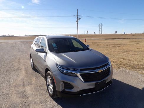 Used 2024 Chevrolet Equinox LT image 4