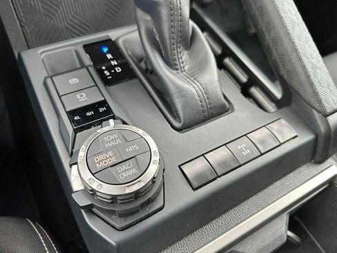 Used 2024 Toyota Tacoma TRD Off-Road image 30