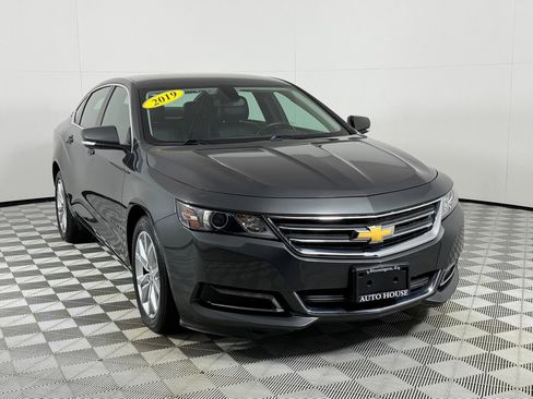 Used 2019 Chevrolet Impala LT FWD image 3