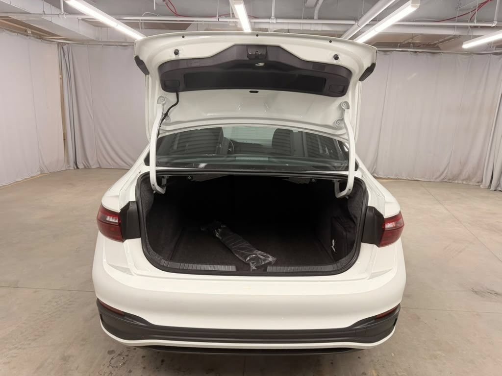 Used 2023 Volkswagen Jetta Sport FWD image 9