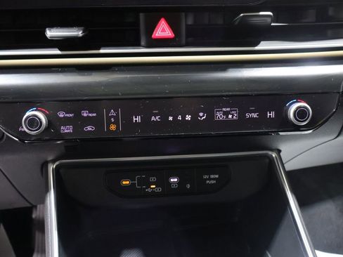 Used 2025 Kia Carnival SX Prestige FWD image 32