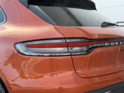 Used 2025 Porsche Macan image 17