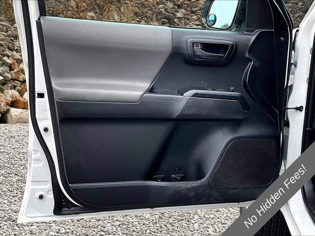 Used 2022 Toyota Tacoma SR RWD image 18