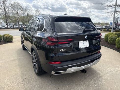 Certified 2024 BMW X5 xDrive50e w/ Premium Package AWD/4WD image 3