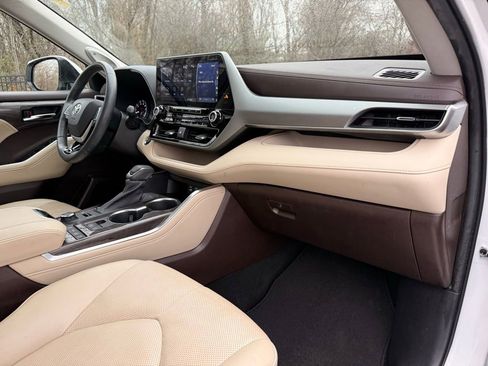Used 2022 Toyota Highlander Platinum image 53