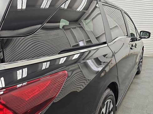 New 2026 Honda Odyssey EX-L image 9