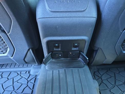 Used 2022 Ford Bronco Badlands w/ Sasquatch Package AWD/4WD image 17