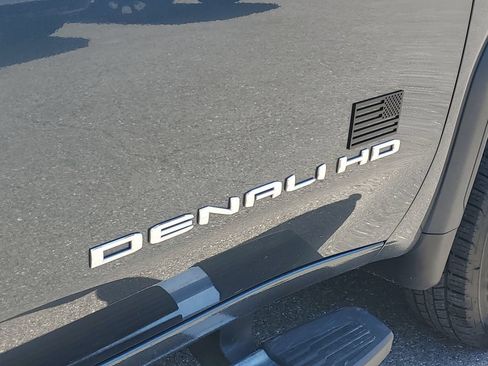 Used 2020 GMC Sierra 3500 Denali w/ Denali Ultimate Package AWD/4WD image 10