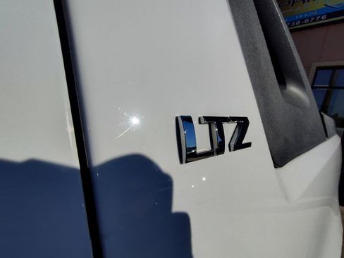 Used 2011 Chevrolet Avalanche LTZ image 9