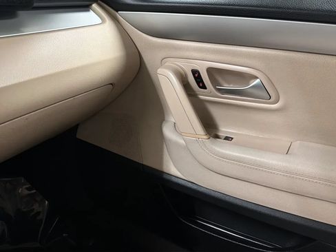 Used 2010 Volkswagen CC Sport FWD image 15