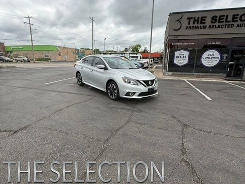 Used 2019 Nissan Sentra SR w/ Exterior Package FWD image 1