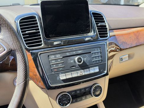 Used 2019 Mercedes-Benz GLS 450 4MATIC image 7