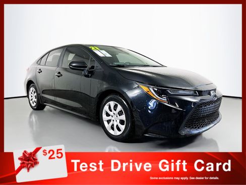 Used 2021 Toyota Corolla LE image 1