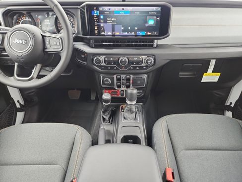 New 2025 Jeep Gladiator Willys image 21
