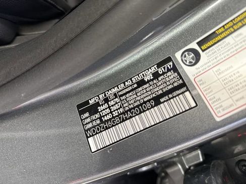 Used 2017 Mercedes-Benz E 400 4MATIC Wagon image 38