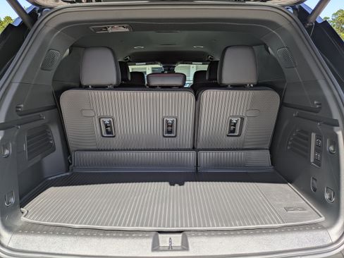 New 2026 Chevrolet Traverse RS w/ LPO, Floor Liner Package AWD/4WD image 7
