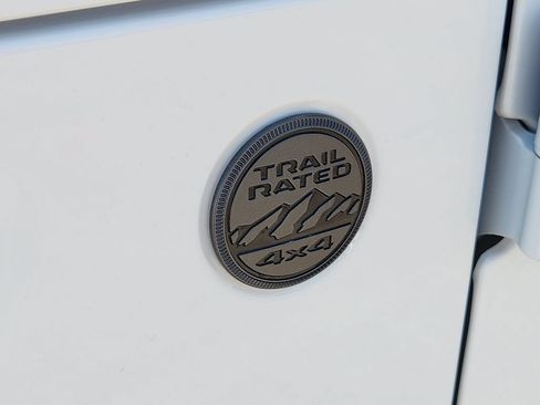 Used 2026 Jeep Gladiator Sport AWD/4WD image 9