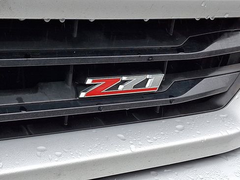 Used 2018 Chevrolet Silverado 1500 LT w/ All Star Edition image 10