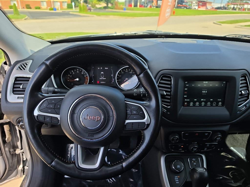 Used 2020 Jeep Compass Latitude w/ Cold Weather Group AWD/4WD image 9