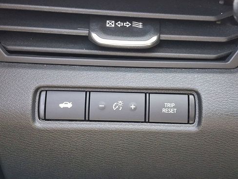 Used 2024 Nissan Altima 2.5 SV image 25