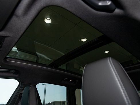 Used 2025 BMW X1 xDrive28i w/ Premium Package image 21