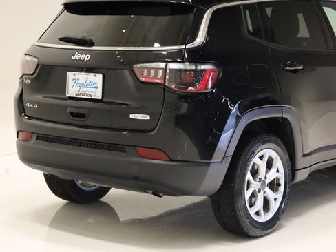 Used 2025 Jeep Compass Latitude AWD/4WD image 6