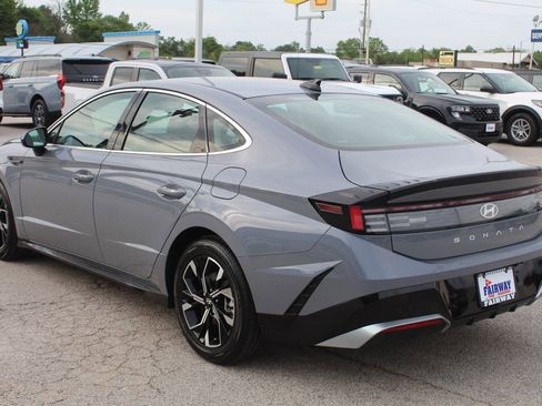 Used 2025 Hyundai Sonata SEL FWD image 4