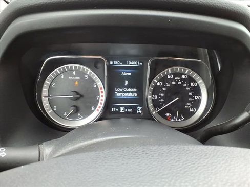 Used 2017 Nissan Titan SV image 19