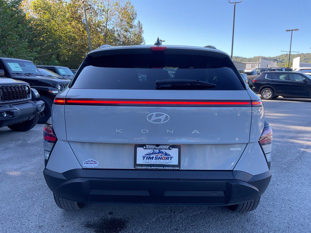 Used 2025 Hyundai Kona SEL AWD/4WD image 5