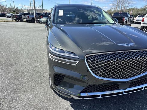 Used 2025 Genesis GV70 2.5T AWD/4WD image 9