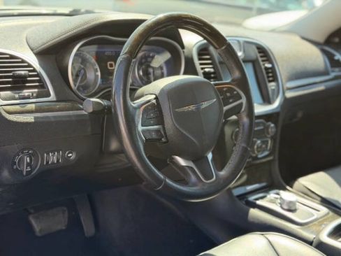 Used 2016 Chrysler 300 C RWD image 12