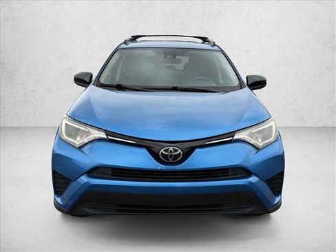 Used 2018 Toyota RAV4 LE image 2