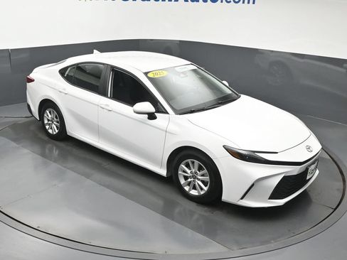 Used 2025 Toyota Camry LE FWD image 3