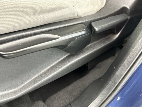 Used 2017 Honda CR-V LX image 18