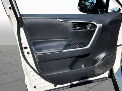 Used 2023 Toyota RAV4 LE FWD image 20