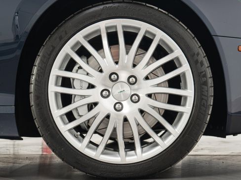 Used 2011 Aston Martin DB9 Volante RWD image 36