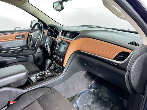 Used 2015 Chevrolet Traverse LT w/ Style and Technology Package AWD/4WD image 29