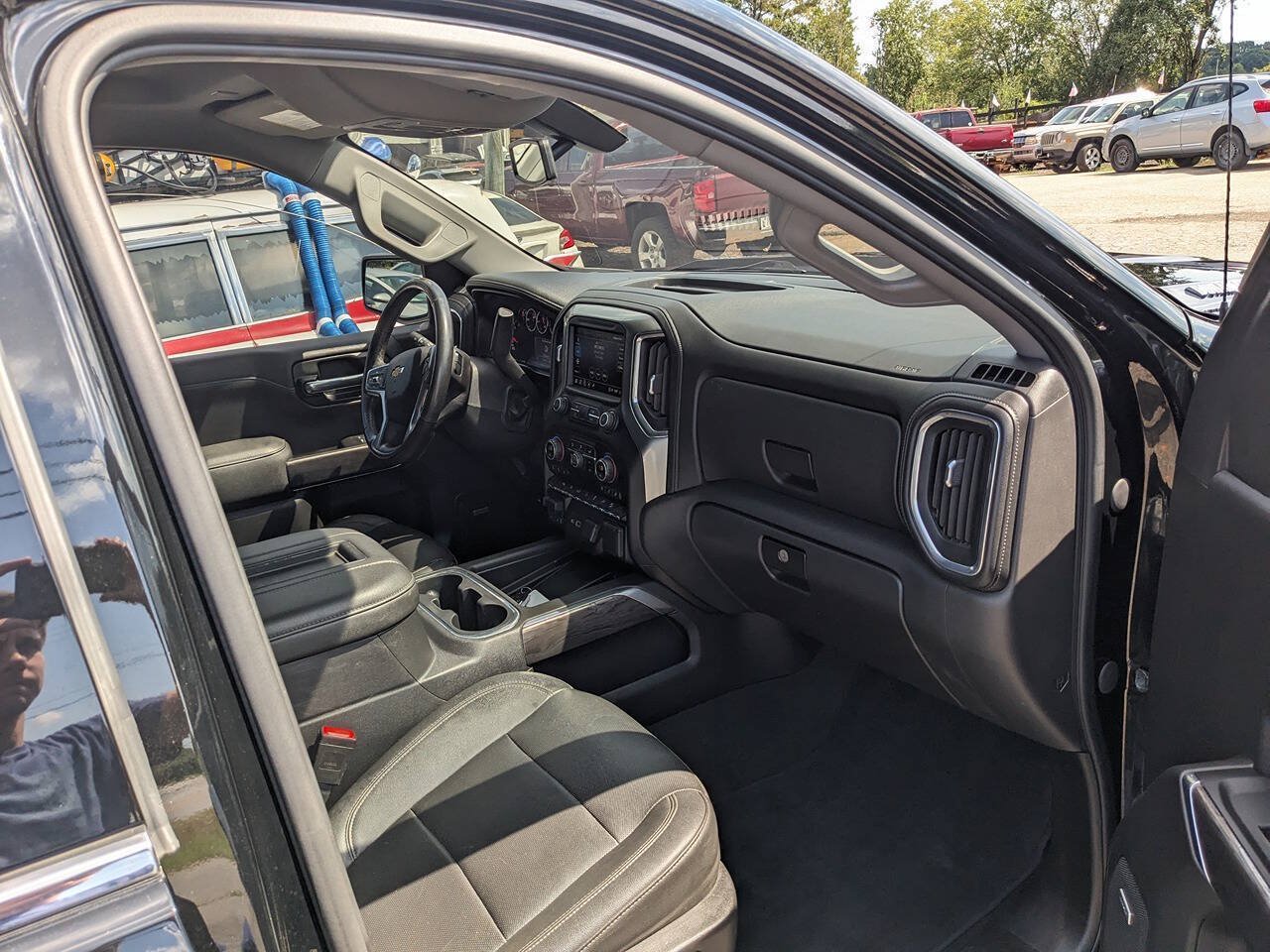 Used 2021 Chevrolet Silverado 1500 LTZ w/ LTZ Convenience Package II AWD/4WD image 10