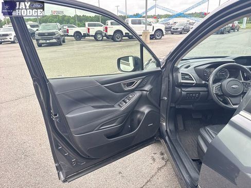 Used 2021 Subaru Forester Touring AWD/4WD image 22