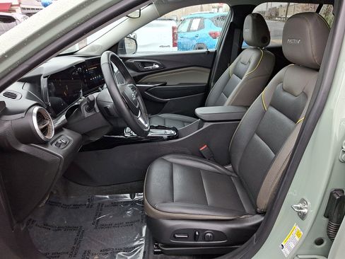 Used 2025 Chevrolet Trax ACTIV w/ Driver Confidence Package FWD image 13