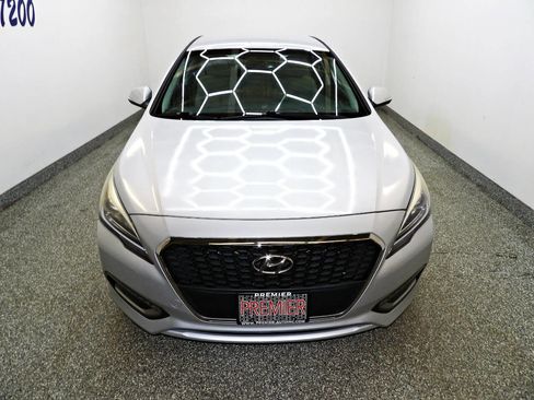 Used 2016 Hyundai Sonata SE image 2