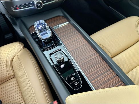 New 2026 Volvo V60 B5 Cross Country Ultra w/ Protection Package Premier image 16