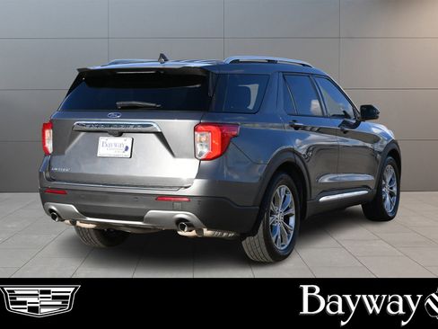 Used 2021 Ford Explorer Limited w/ Equipment Group 301A image 5