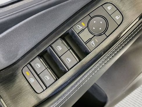 Used 2024 Nissan Rogue SV FWD image 19
