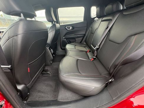 Used 2025 Jeep Compass Trailhawk AWD/4WD image 25