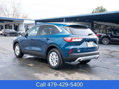 Used 2020 Ford Escape SE image 4
